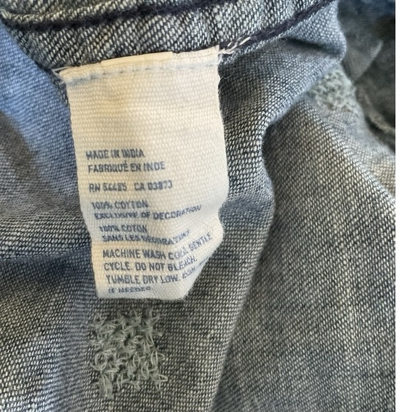 American Eagle Embroidered Chambray Button-Up Shirt – Size XS - Picture 7 of 7